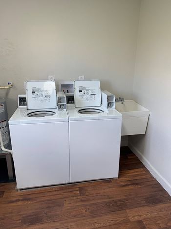 Laundry Room at Deerfield Crossing Apartments, Ohio, 45036